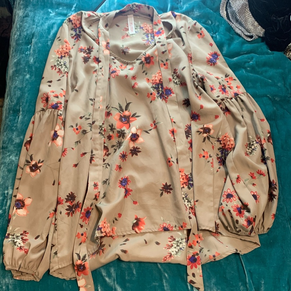 Floral top